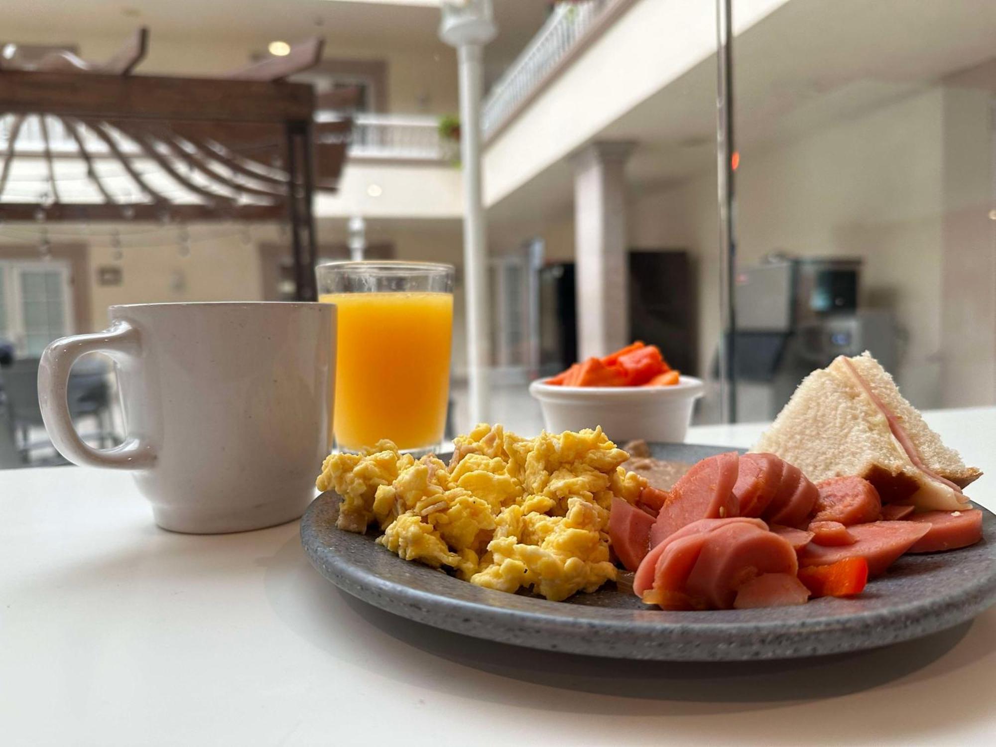 Best Western Plus Monterrey Colon Εξωτερικό φωτογραφία